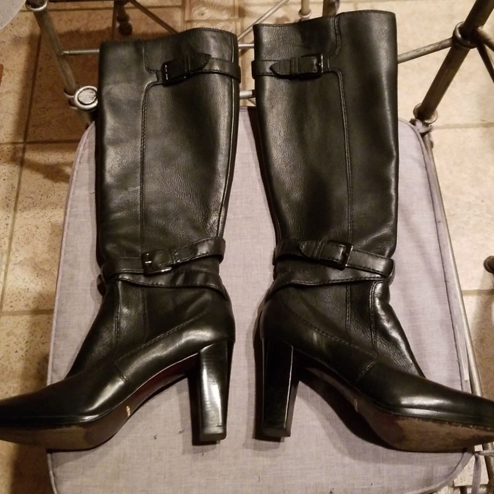 Cole Hahn black boots